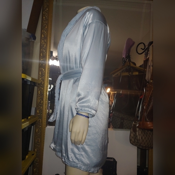 LITTLE GIRAFFE Luxe Satin Snow Leopard Robe Satin Luxurious Robe Powder Blue 🩵 - Picture 5 of 15